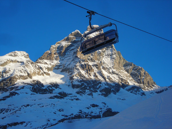 CERVINIA – Si scia tutti i weekend di maggio poi dal 25 giugno